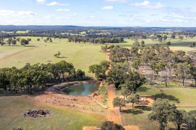 Acreage For Sale in Shire Of Mundaring, Western Australia