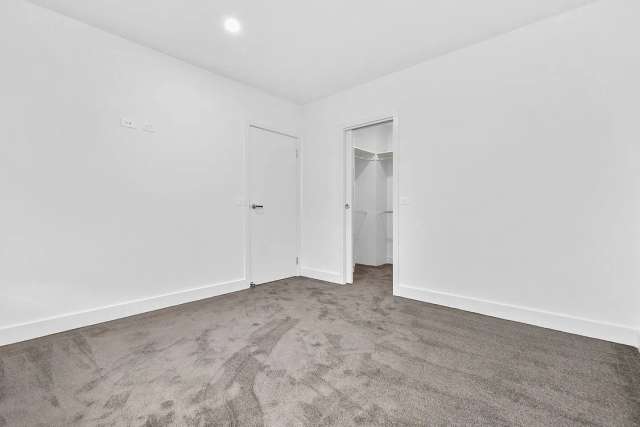 Brand New Townhouse in Mount Waverley Secondary Zone (STSA)