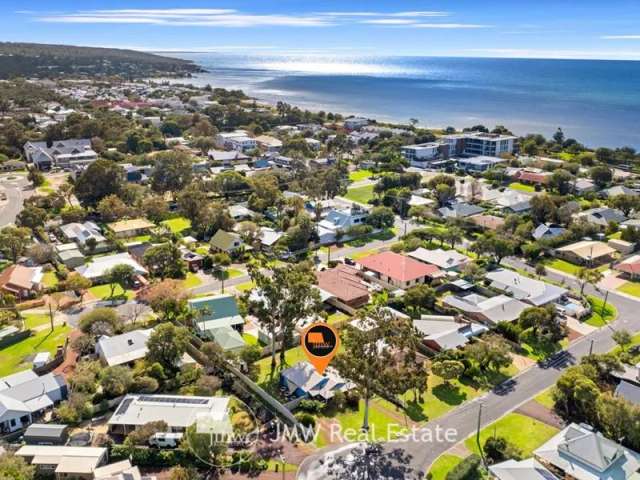 House For Sale in Dunsborough, Western Australia