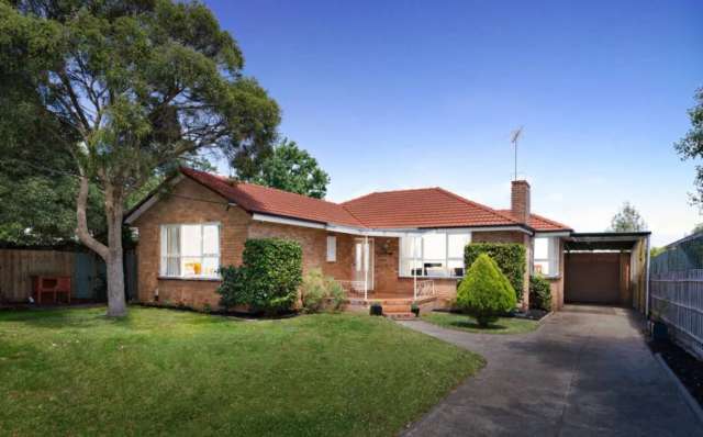 Family home in a court location