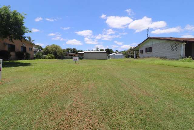 700 sqm Vacant Land!