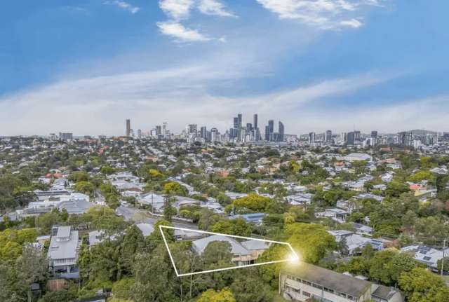 Elevated 1,293 sqm across 3 lots in Paddington