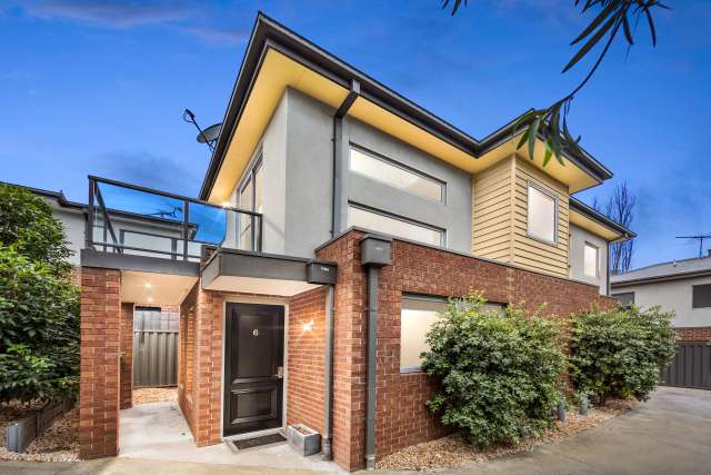 Sleek & Stylish Living in West Footscray - Your Dream 2-Bedroom Home!