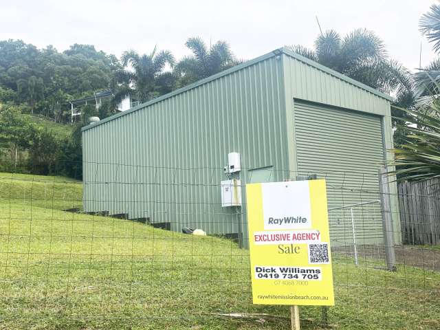 Mission Beach (South) - Huge High Clearance Colourbond Shed