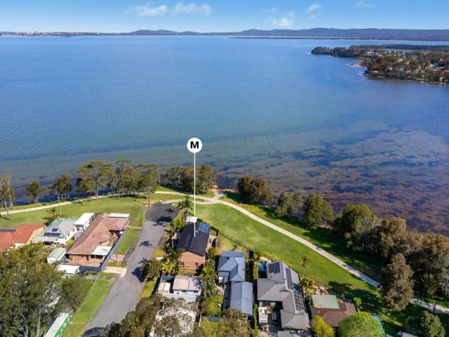 Spectacular waterfront with approved granny flat