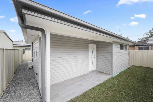 Real Estate For Lease - 3a Kawana Avenue - Blue Haven , NSW