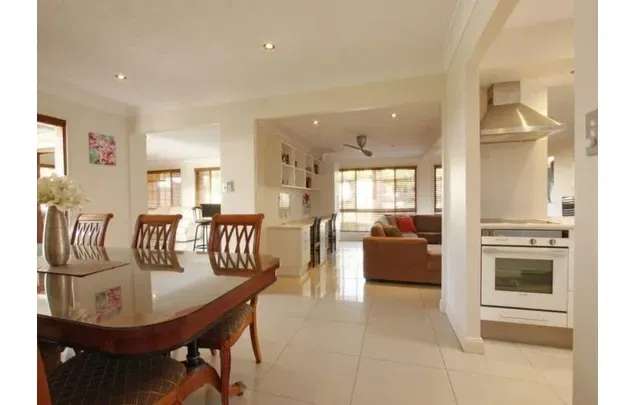 Rent 3 bedroom house of 248 m² in Gold Coast City