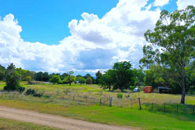 LARGE RESIDENTIAL LAND