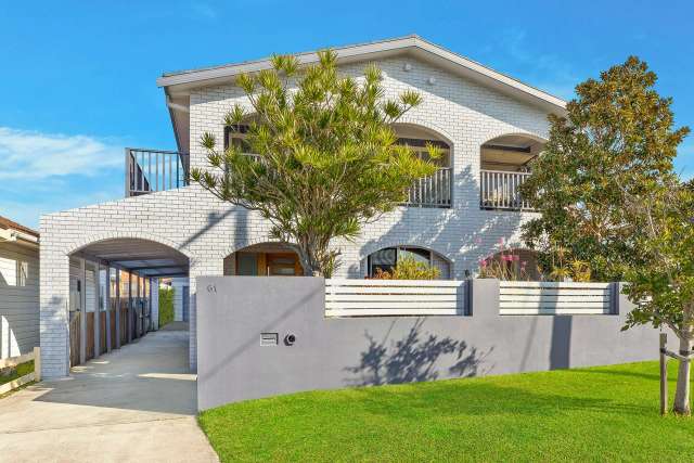 Dual Family Accommodation With Ocean Views