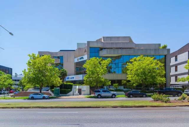 PARTITIONED OFFICE - KINGS PARK VIEWS