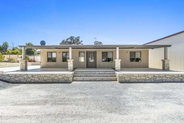 House For Rent in City of Cockburn, Western Australia