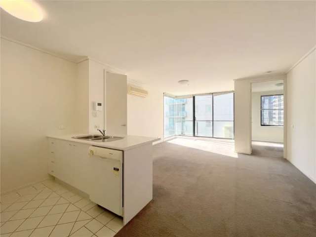 Yarra Crest: Amazing Spacious One Bedroom Apartment!