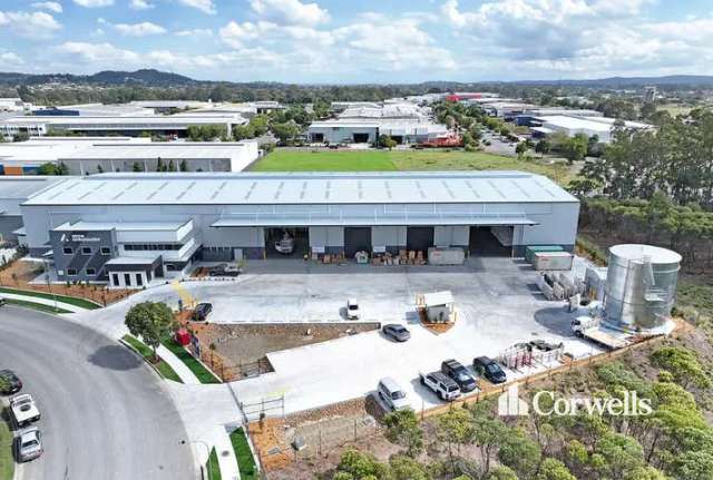 3,930sqm Industrial Premises on 7,734sqm of Land   