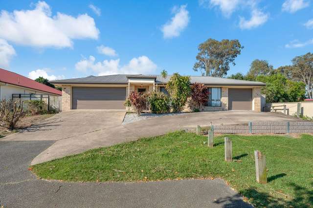 Two Bedroom Duplex with Remote Controlled Garage