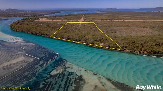 Picturesque and Private 11.74 Hectare Lakefront Oasis on Wallis Island