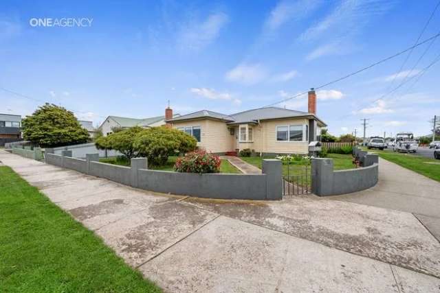 House For Sale in Devonport, Tasmania