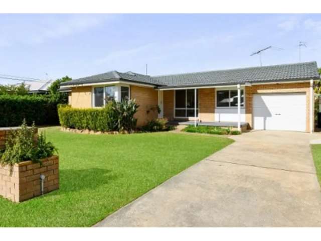 Spacious Family Home In Emu Plains