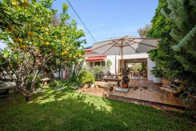 House For Sale in City of Melville, Western Australia