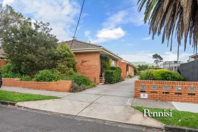 Villa For Sale in Melbourne, Victoria