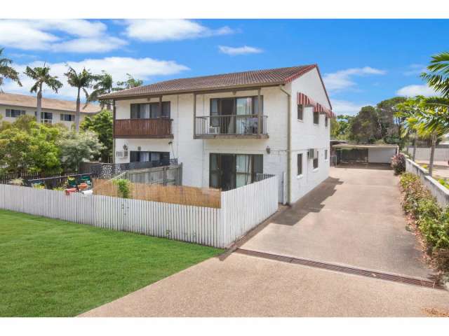 Large Roomy Townhouse Overlooking Golf Course