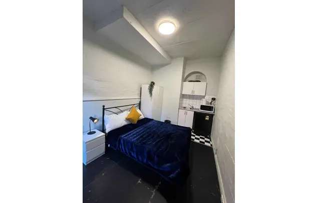 Rent 4 bedroom student apartment in Paddington