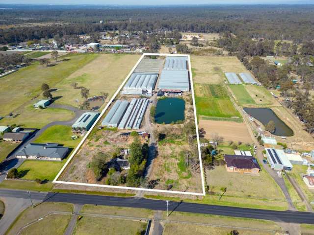 Blue-chip acreage with established farm amongst high quality location