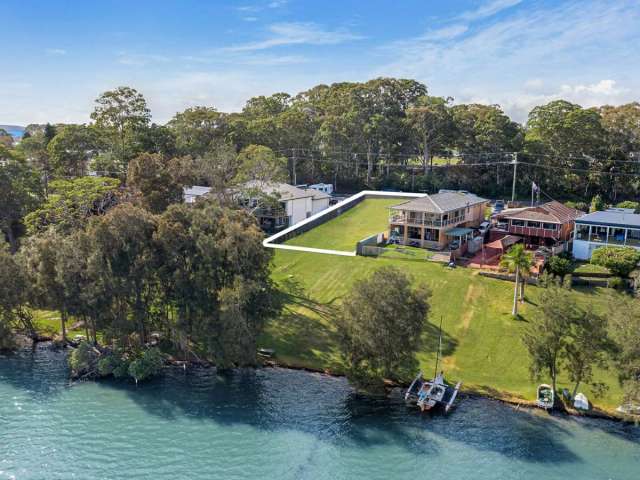 Deep waterfront land on Lake Macquarie