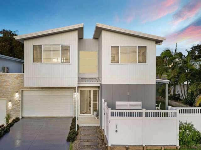 Contemporary duplex steps away from Shelly Beach