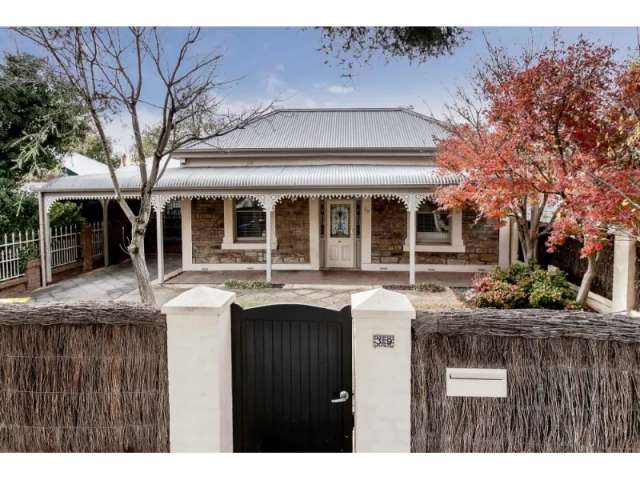 A Classic 3 Bedroom Adelaide Villa With Study And Pool