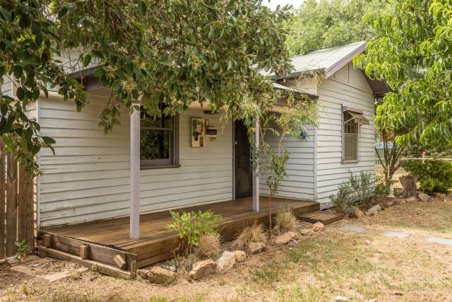 Charming Country Retreat Near the Goulburn River - Perfect for Your Dream Home or Next Project!