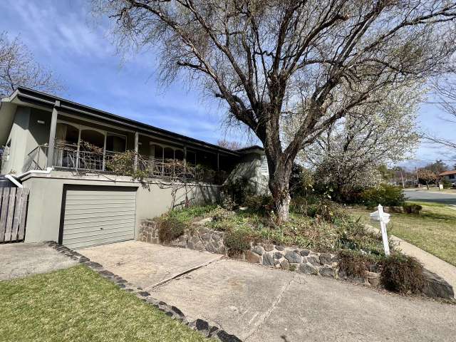 House For Rent in District of Weston Creek, Australian Capital Territory