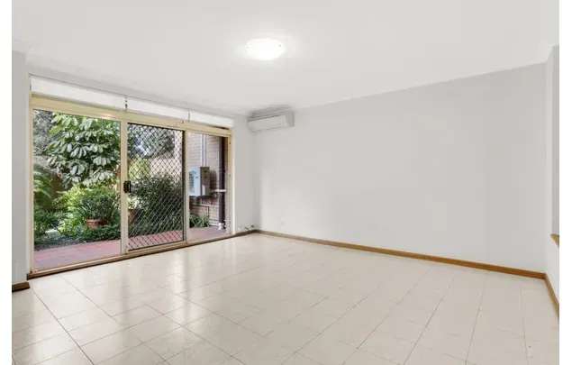 Rent 3 bedroom apartment in Bondi Junction