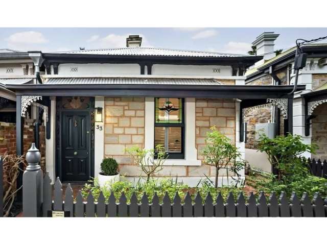 Character Renovated Cottage In The Heart Of Norwood