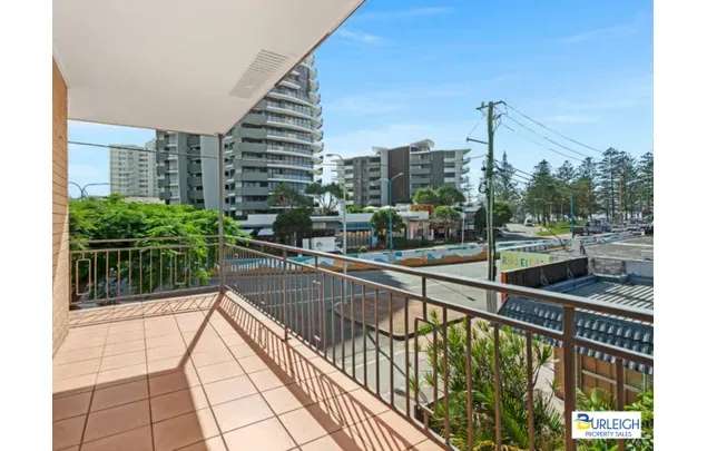 Rent 2 bedroom apartment in Gold Coast City