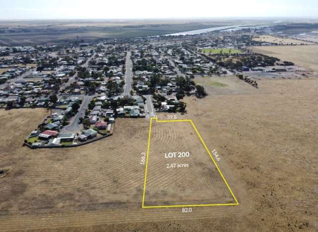 Acres In Sought After Township