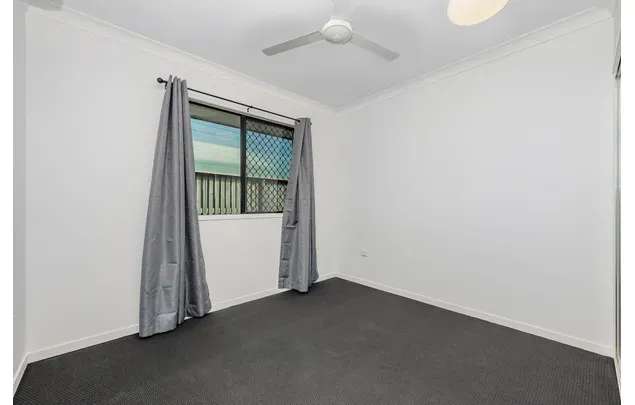 Rent 4 bedroom house in Bushland Beach