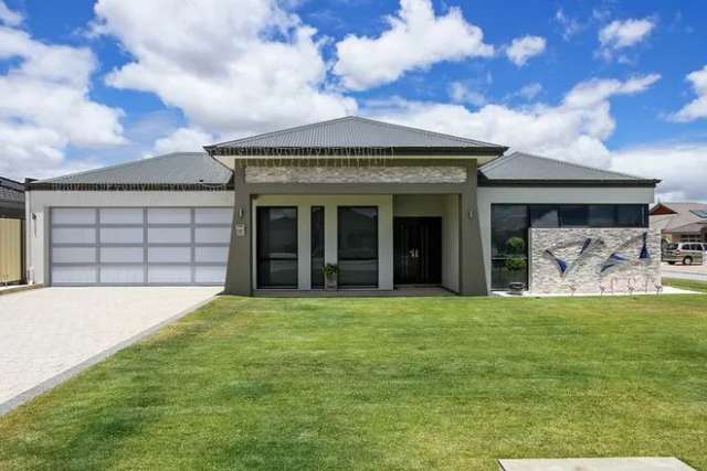 House For Sale in City of Cockburn, Western Australia