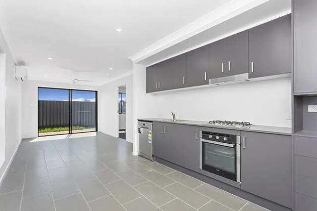 Villa For Rent in Wollongong City Council, New South Wales