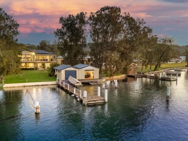 Luxurious waterfront property with exceptional boating facilities