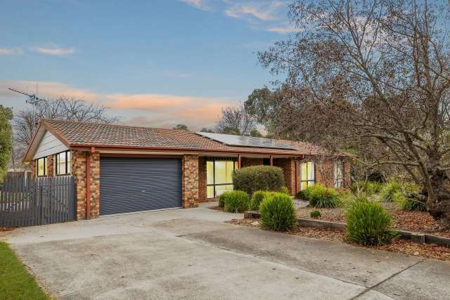 Real Estate For Lease - 16 Whittell Crescent - Florey , ACT