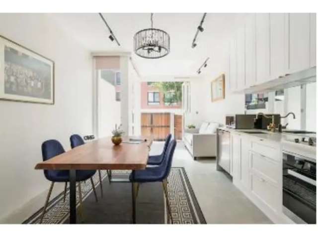 Renovated Tri-Level Terrace Home In The Heart Of Pyrmont!