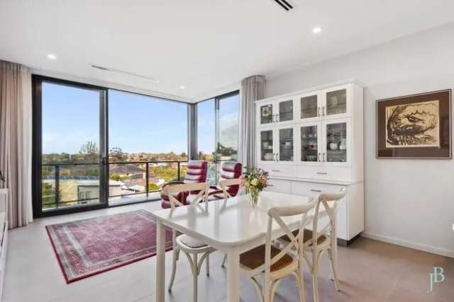 Apartment For Sale in City of Melville, Western Australia