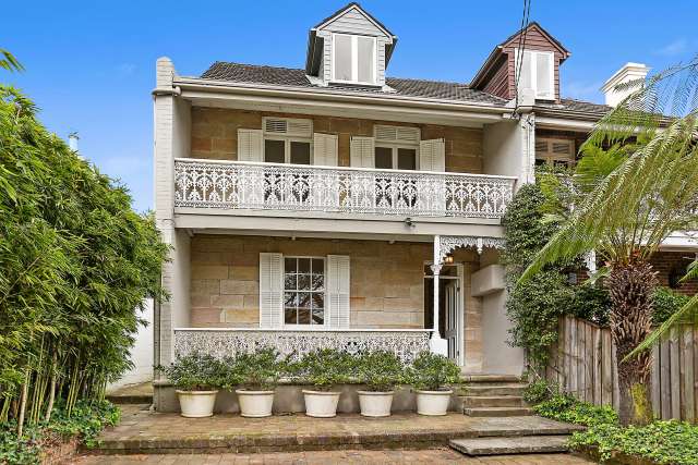 Beautiful 4 Bedroom Home In The Heart Of Woollahra!