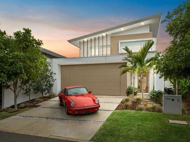 Incredible Investment: New Home in Beachside Estate