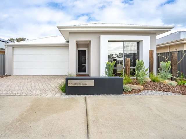 House For Sale in Mandurah, Western Australia