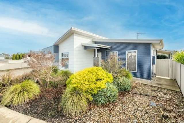 House For Sale in Kialla, Victoria