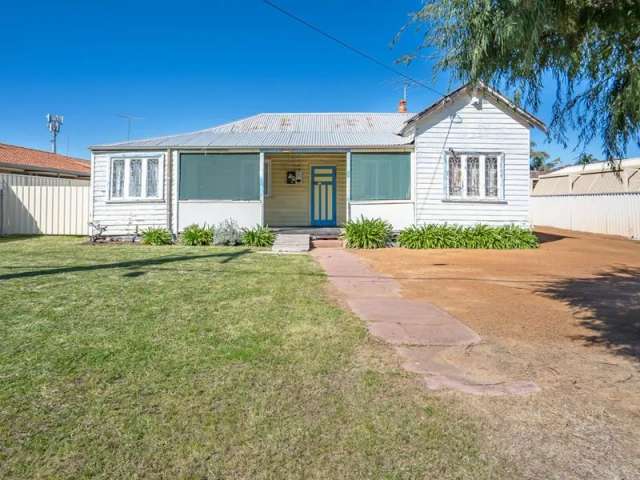 House For Sale in Mandurah, Western Australia