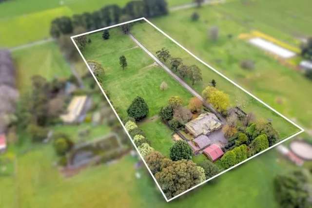 Acreage For Sale in Drouin, Victoria