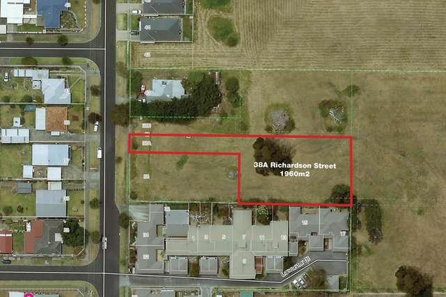 PRICE SLASHED 20k : Large 1960m2 vacant parcel in the beautiful coastal township of Portland