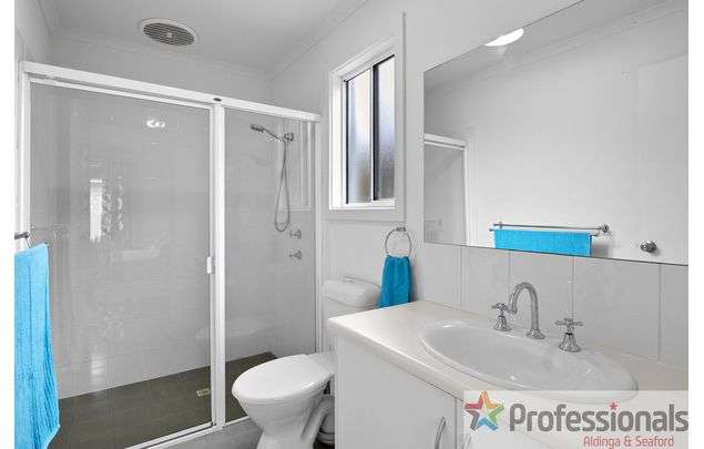 Rent 3 bedroom house of 5040 m² in  Aldinga Beach SA 5173